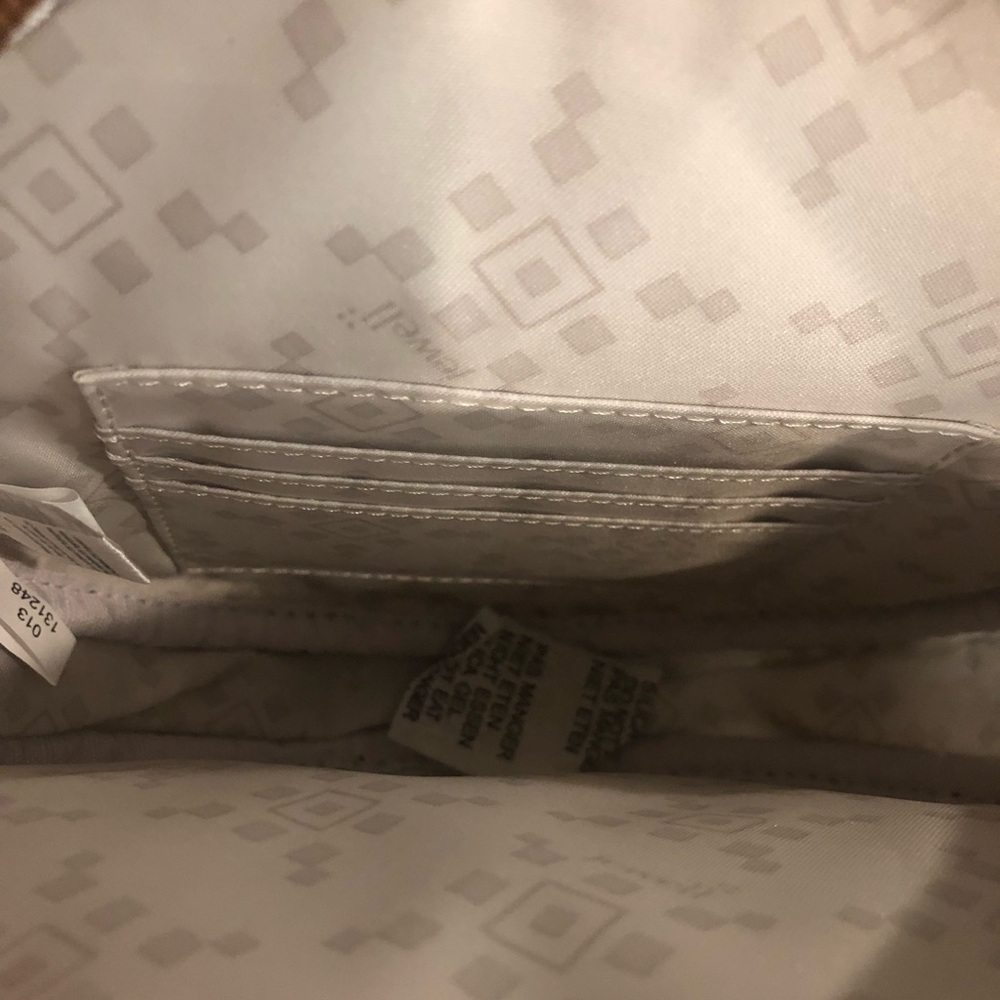 Thirty-One ~ Roundabout Crossbody~White Stripped Straw - Picture 2 of 3